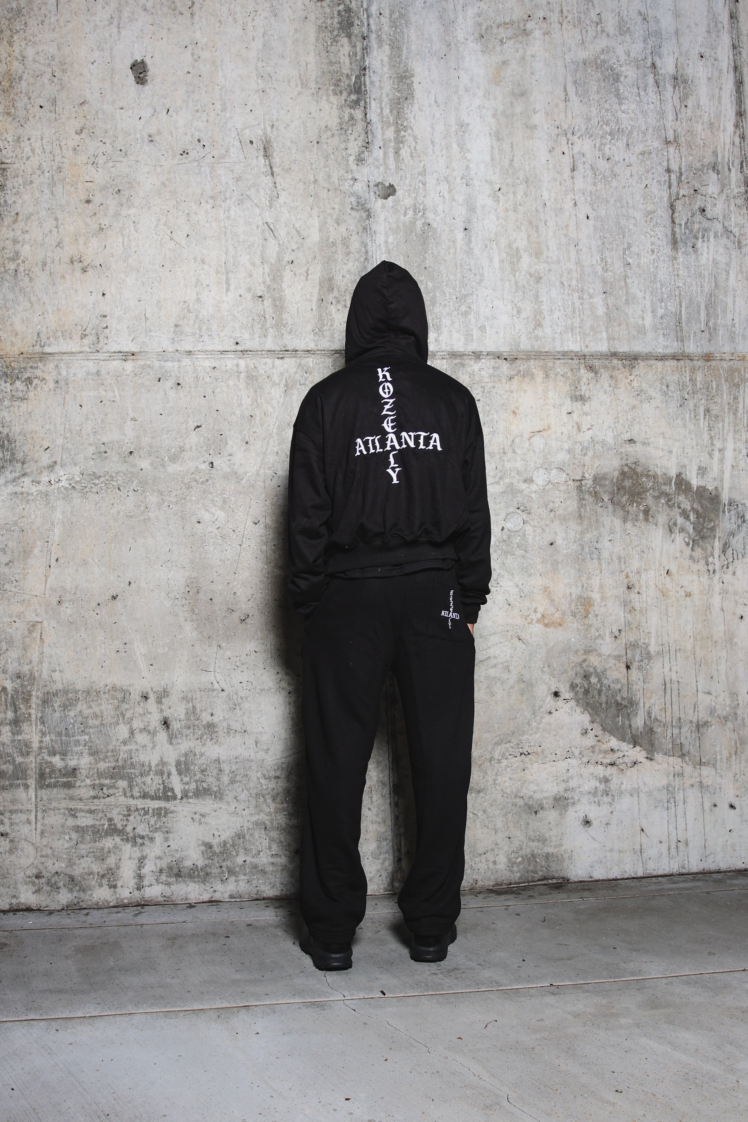 Classic Essential Sweatsuit Black